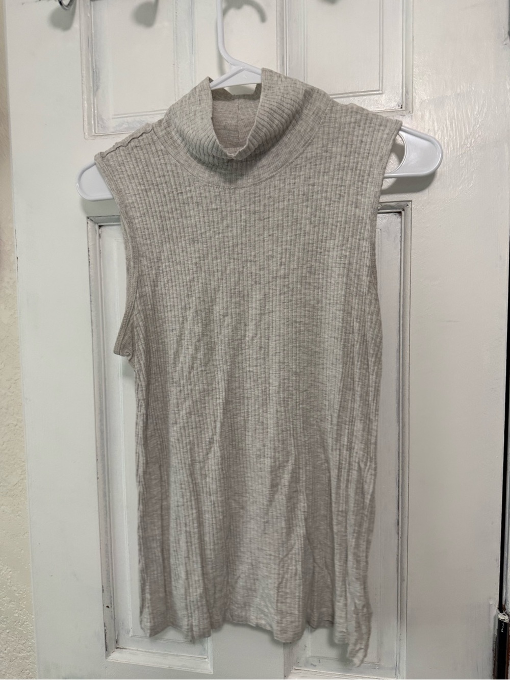 Sleeveless Ribbed Turtleneck Top - Light Heather